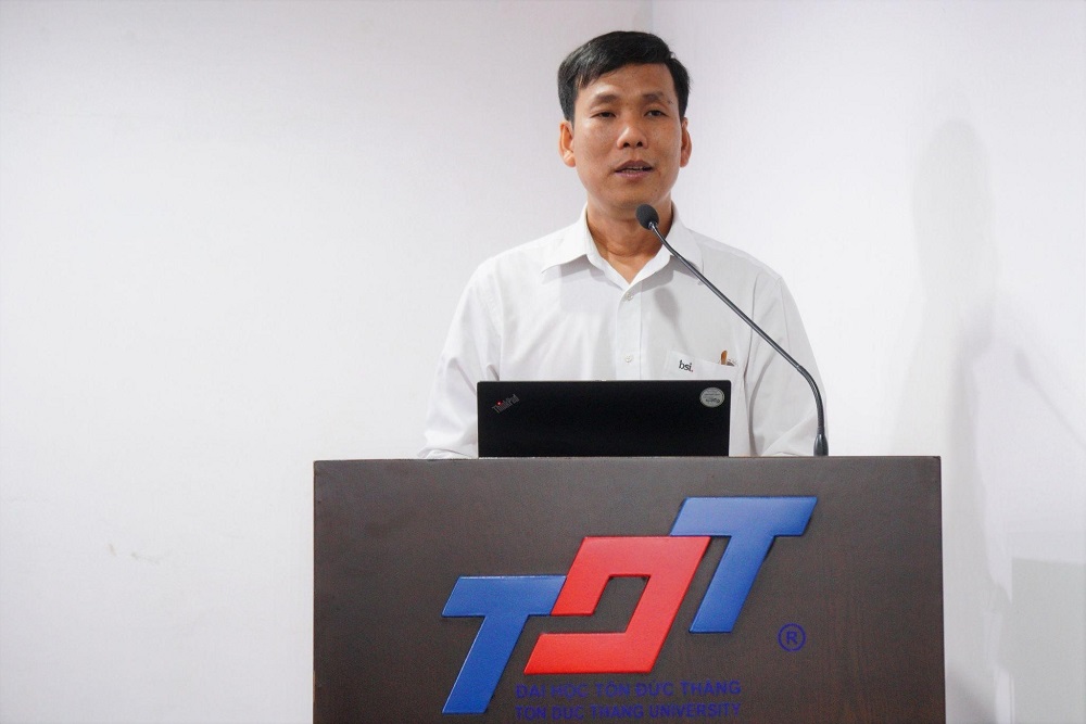 Ông Lê Hữu Thành Phương giới thiệu về chương trình đánh giá.