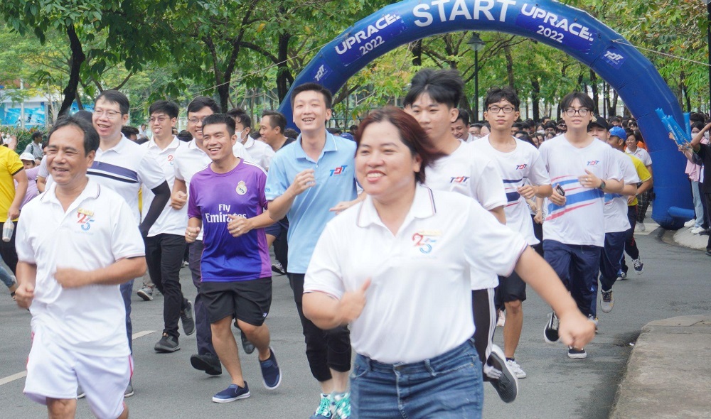 Lecturers, staff and employees participating in sports activities.