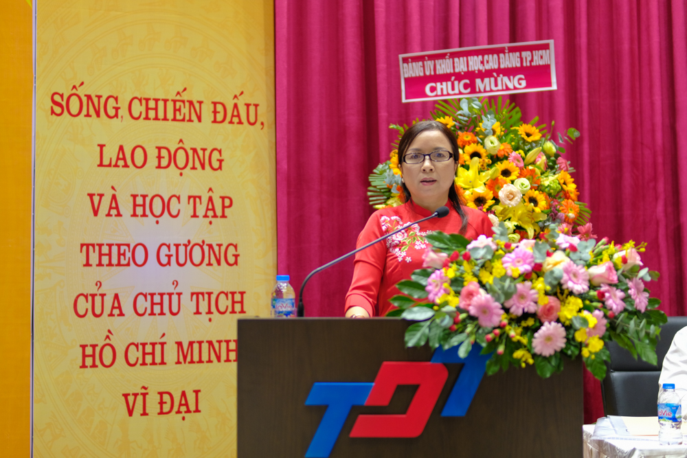 Đồng chí Đinh Thị Thảo Trang, đại diện Đảng ủy khối phát biểu chỉ đạo tại Hội nghị.