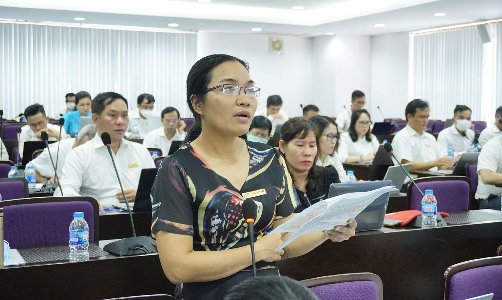 Representatives of the units in the discussion.