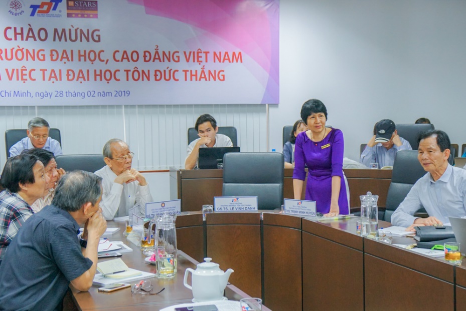 Cô Trịnh Minh Huyền, Trợ lý Hiệu trưởng TDTU giới thiệu mô hình quản trị đại học