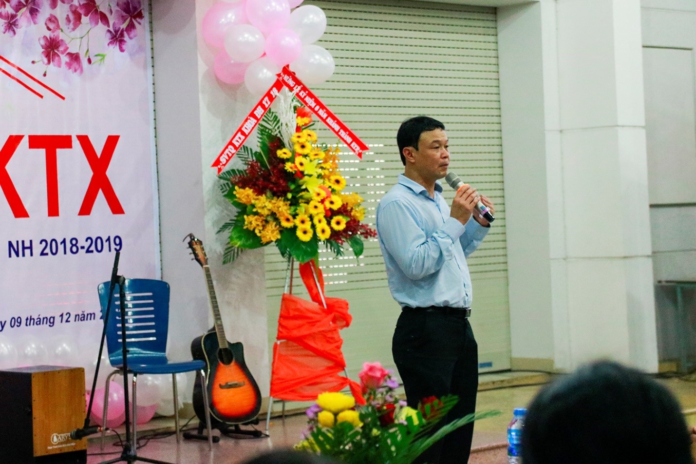 Thày Nguyễn Đức Hiếu, Giám đốc Ký túc xá phát biểu khai mạc Chương trình