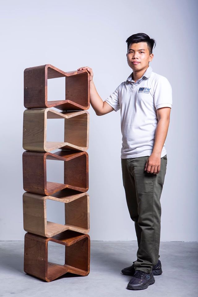 Sinh viên Nguyễn Duy Trí với tác phẩm “Lagom Shelf” thuộc Top 23 tác phẩm xuất sắc nhất
