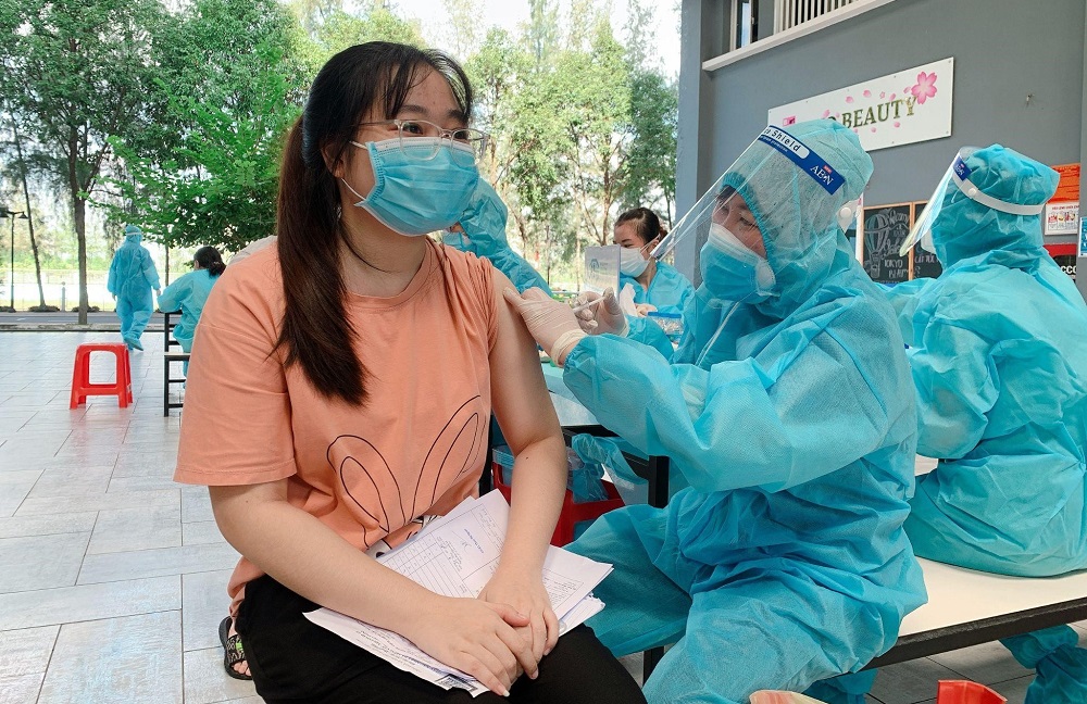 Students being vaccinated against COVID-19 at the university’s dormitory.
