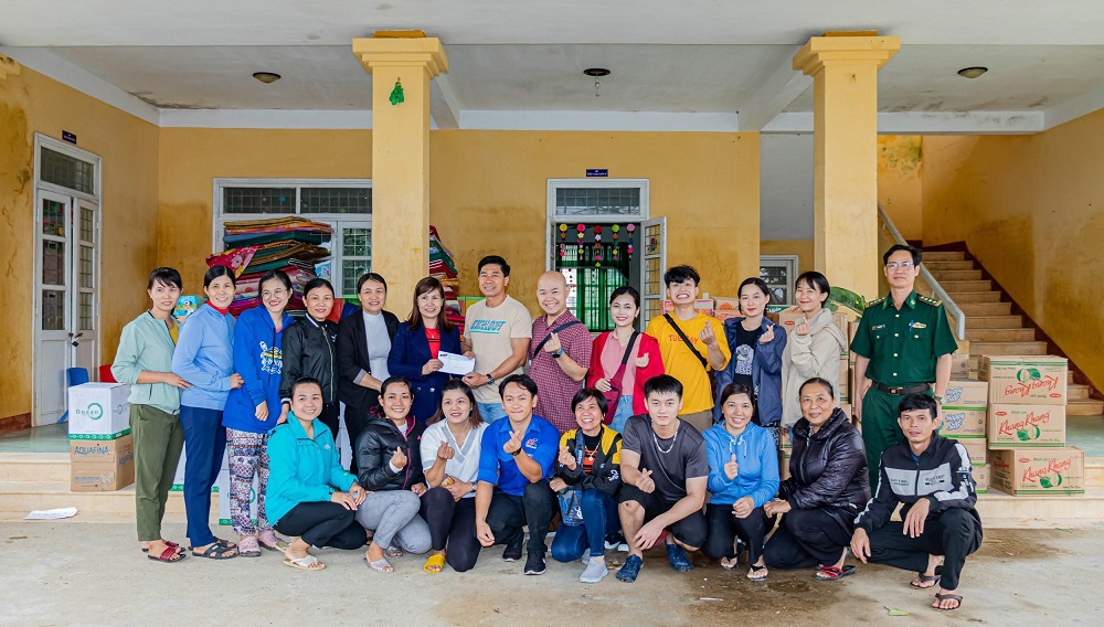 Thầy trò TDTU trực tiếp đến thăm và ủng hộ Trường mẫu giáo Tân Ninh và Trường tiểu học Tân Ninh (xã Tân Ninh, huyện Quảng Ninh, tỉnh Quảng Bình)