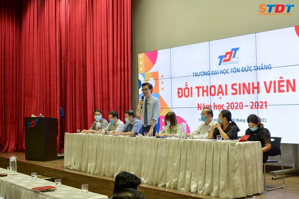 TS. Trần Trọng Đạo – Quyền Hiệu trưởng TDTU phát biểu kết luận tại buổi đối thoại.
