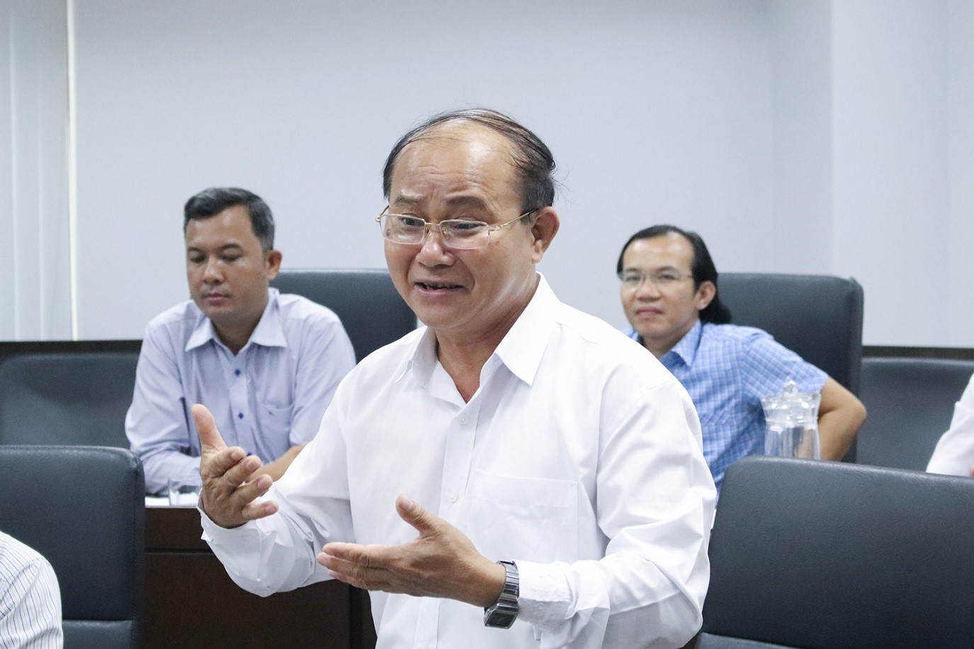 Ông Nguyễn Màu, Bí thư Huyện ủy phát biểu cảm xúc khi đến thăm TDTU