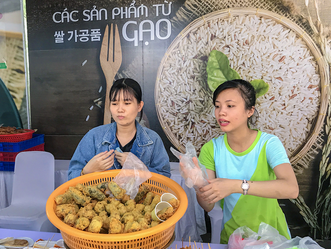 Vietnamese- Korean cuisine stalls