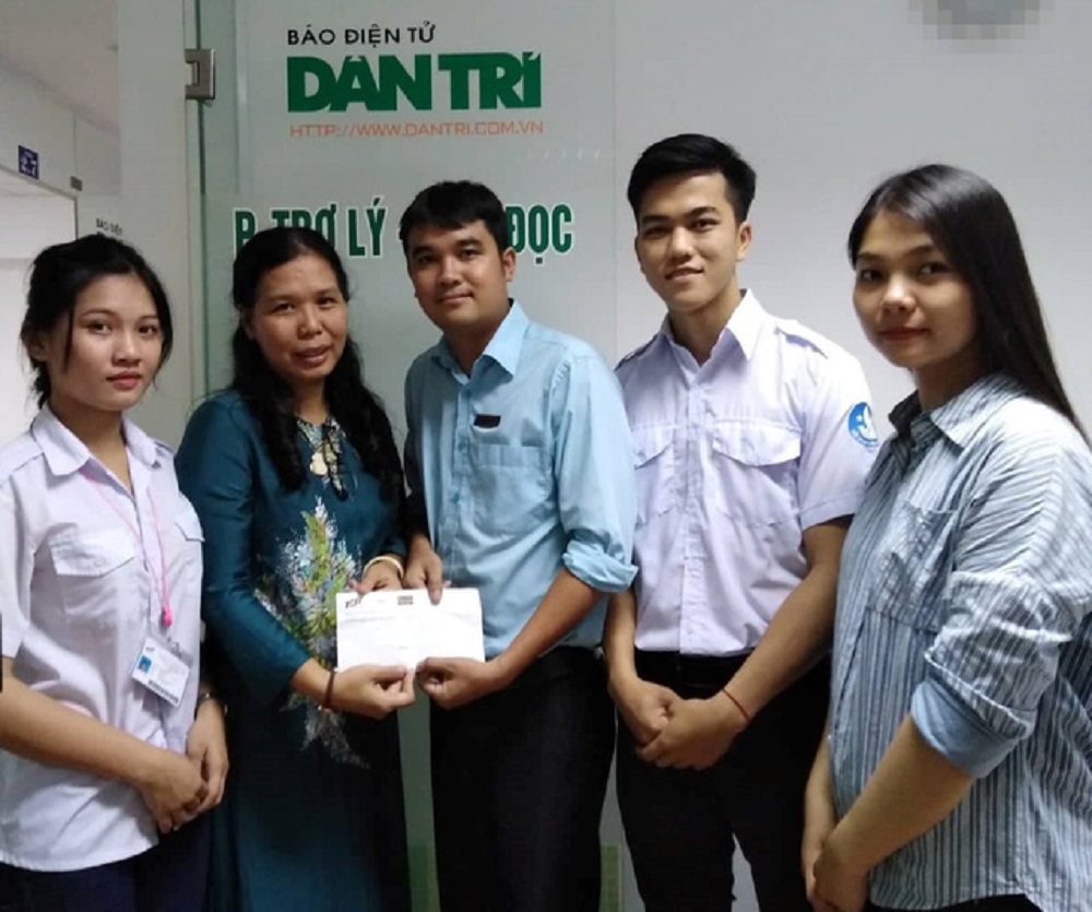 Ký túc xá quyên góp ủng hộ bé Ngọc Uyên