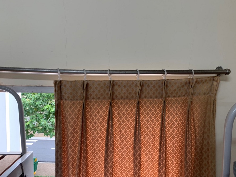 Cố định rèm cửa