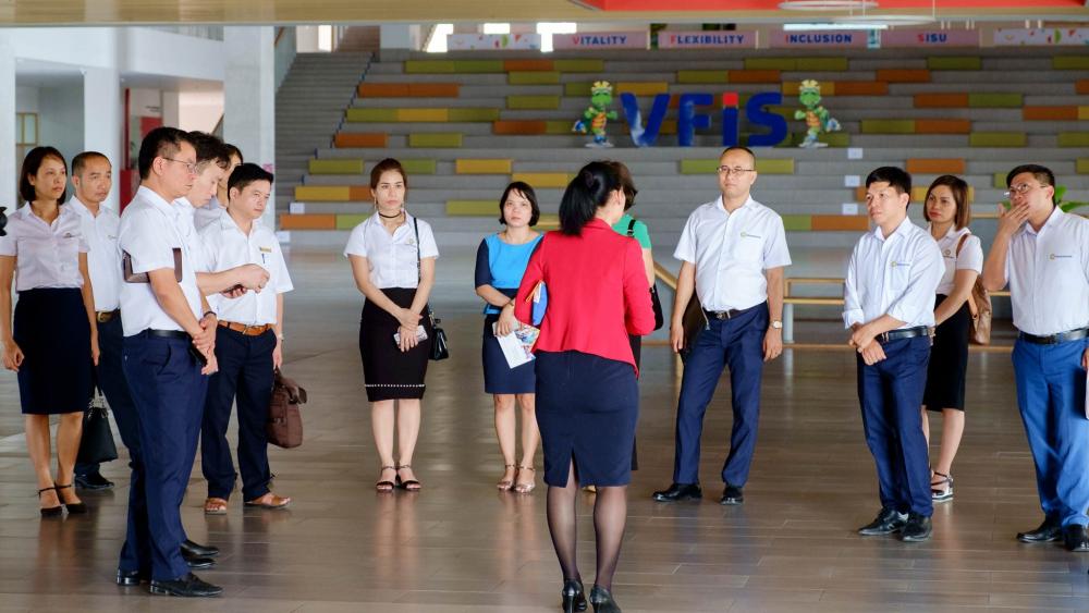 …và Trường quốc tế Việt Nam-Phần Lan (VFIS)