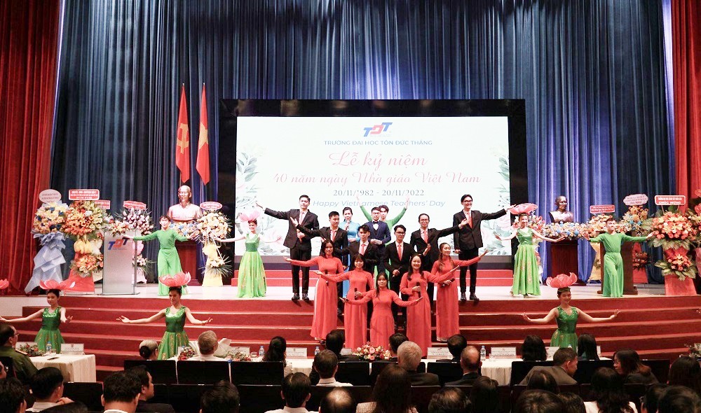 Music performances by TDTU students.