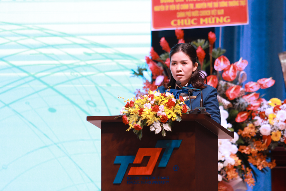 Representatives of staff, alumni and international partners giving congratulatory speeches.