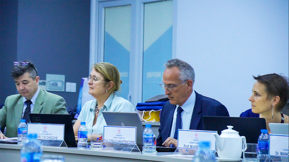 Đoàn HCÉRES là những chuyên gia từ các tổ chức giáo dục hàng đầu tại Cộng hòa Pháp