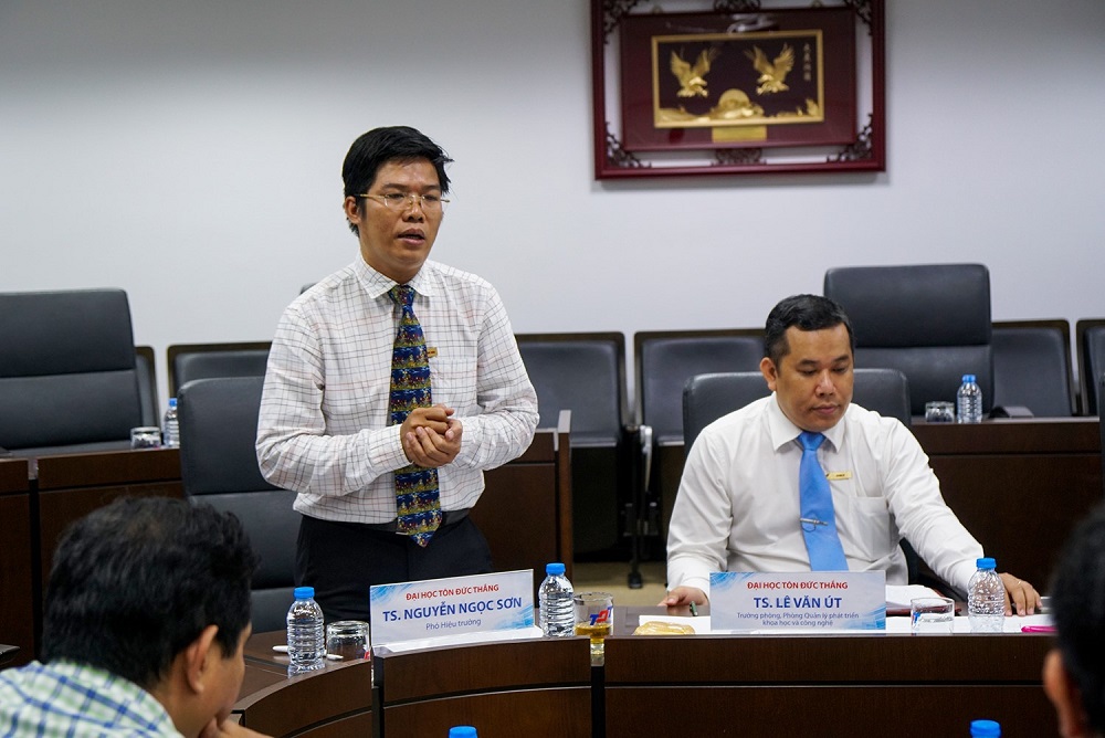 TS. Nguyễn Ngọc Sơn, Phó hiệu trưởng TDTU phát biểu chào mừng quí phóng viên đến dự Lễ thông tin (23/07/2018)