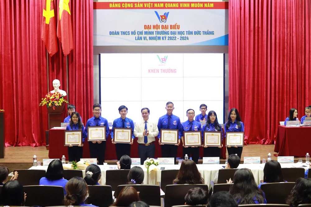 Awarding union members with outstanding achievements.