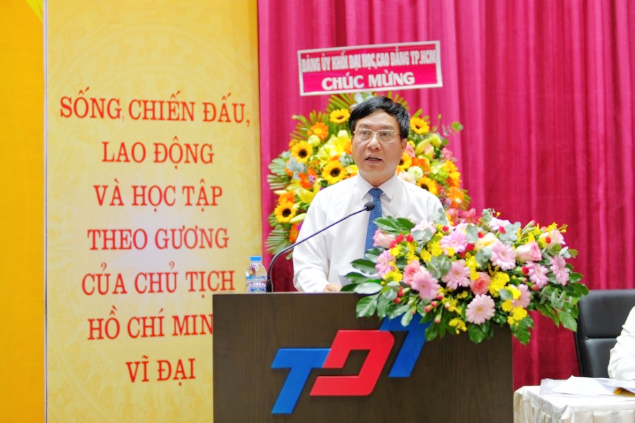 Đồng chí Vũ Anh Đức - Bí thư Đảng ủy Nhiệm kỳ 2015-2020 khai mạc Hội nghị.