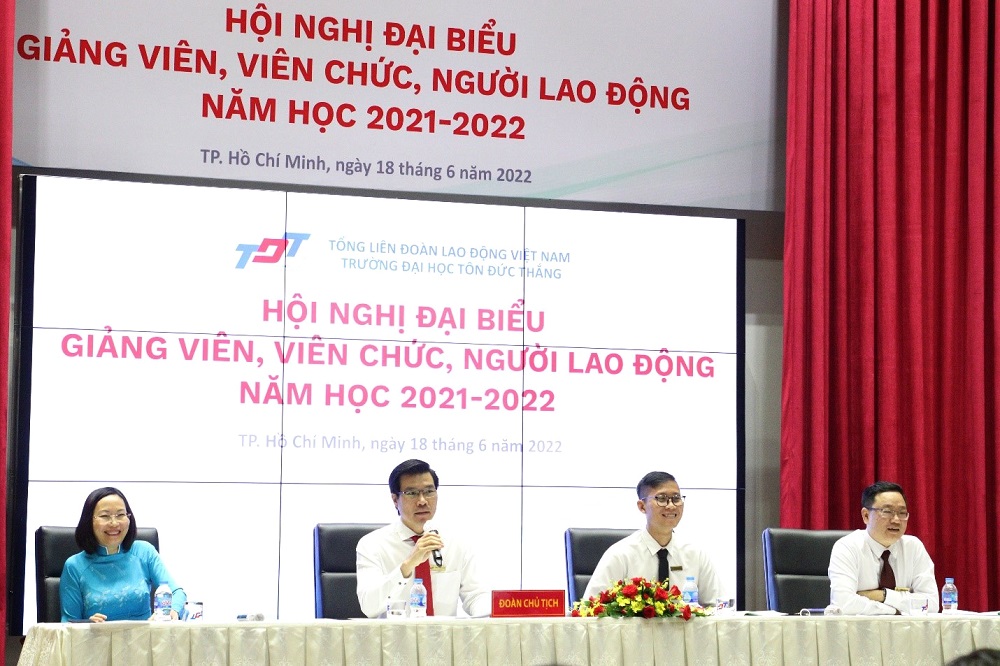 Đoàn Chủ tịch điều hành Hội nghị