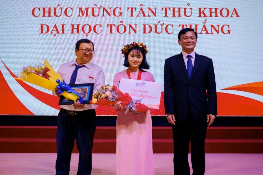 Awarding scholarships to the new valedictorian of 2019