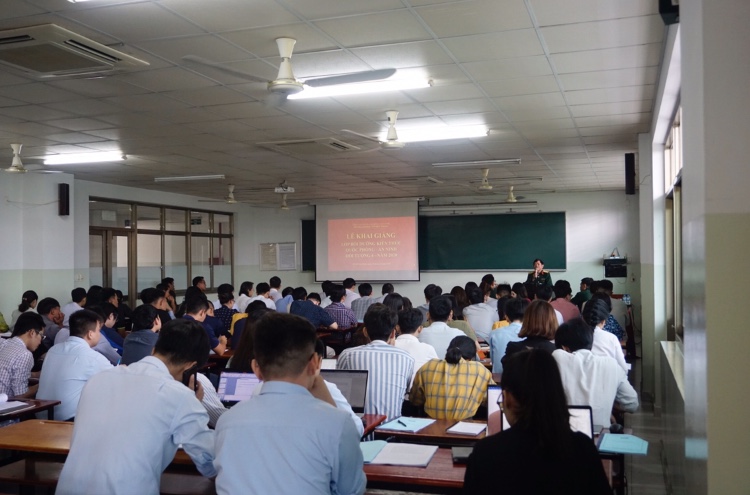 Các học viên của lớp học bồi dưỡng kiến thức QP-AN đối tượng 4.