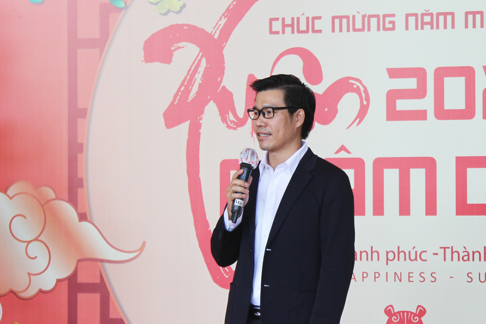 TS. Trần Trọng Đạo - Quyền Hiệu trưởng chúc tết toàn thể giảng viên - viên chức Nhà trường.