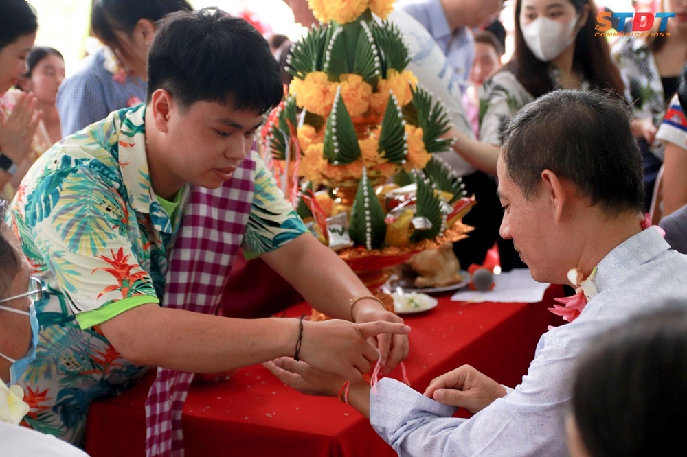 Các tiết mục văn nghệ đậm nét truyền thống Lào và Campuchia.