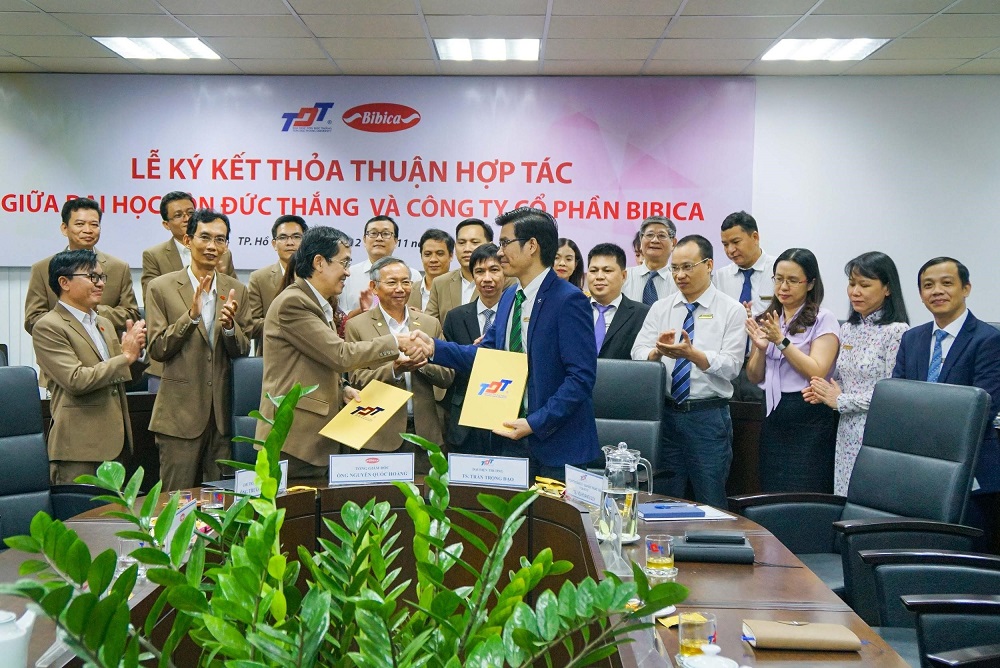 Hai bên trao đổi biên bản thỏa thuận