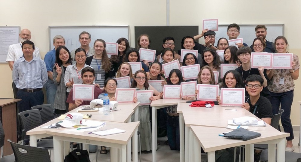 The debate contest between Cornell and TDTU students