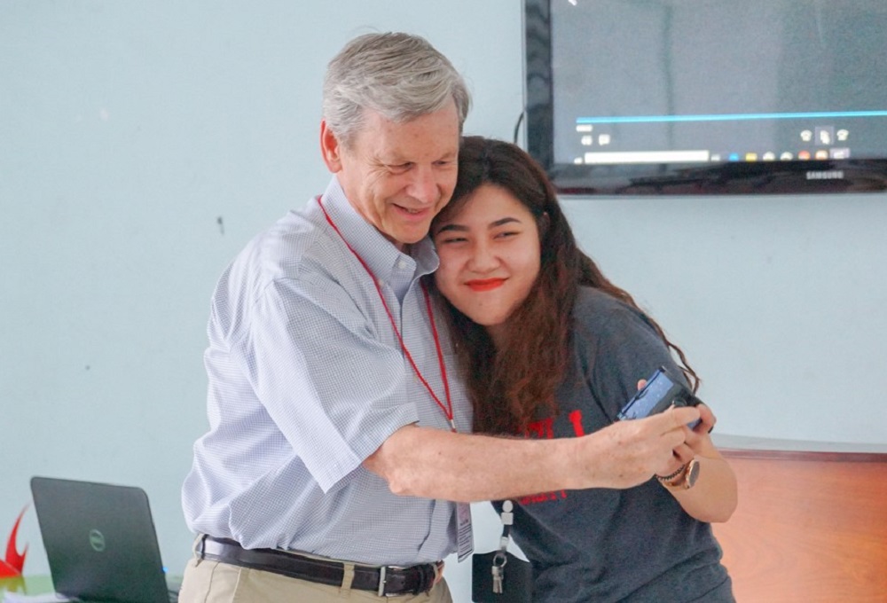 … and the touching moment when saying goodbye