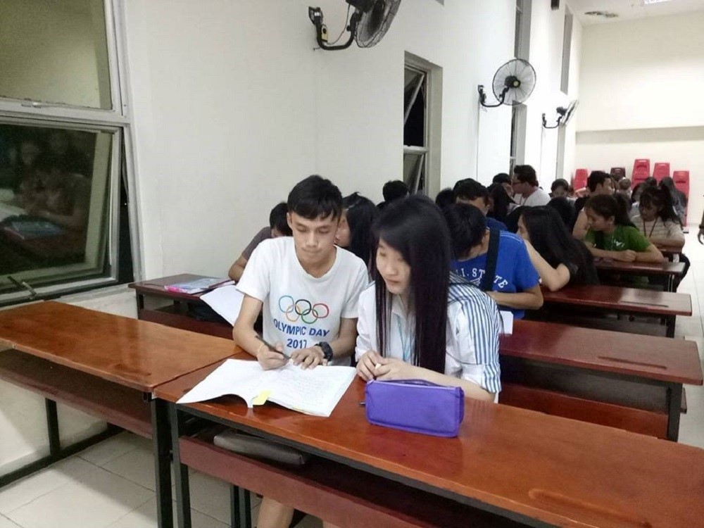 The Vietnamese language extra class for Laotian students