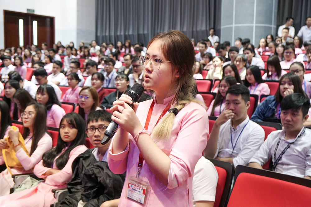 Sinh viên tham gia chương trình