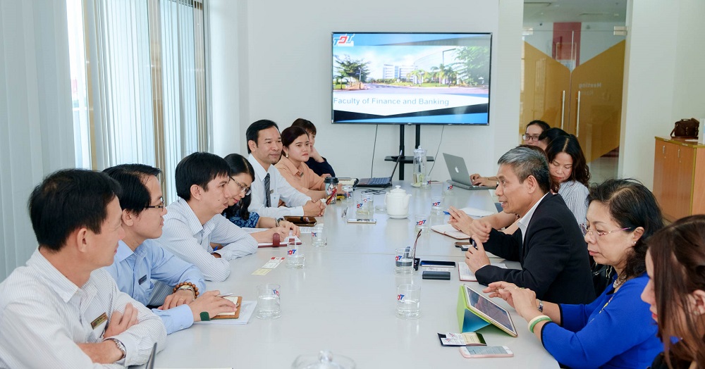 Toàn cảnh buổi làm việc