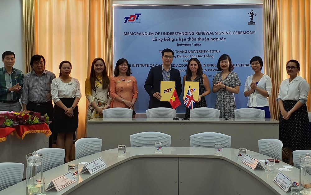 Chụp hình lưu niệm