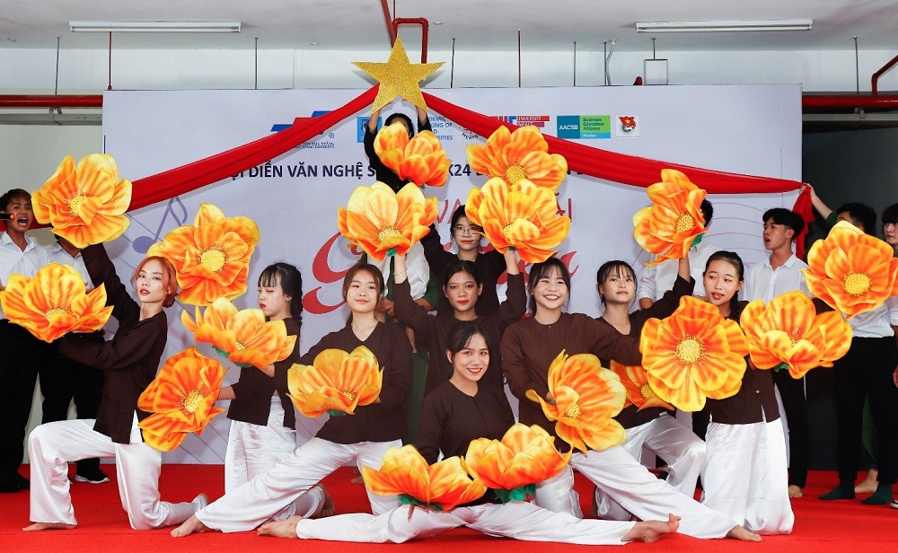 Tiết mục đạt Giải Nhì: Máu và hoa