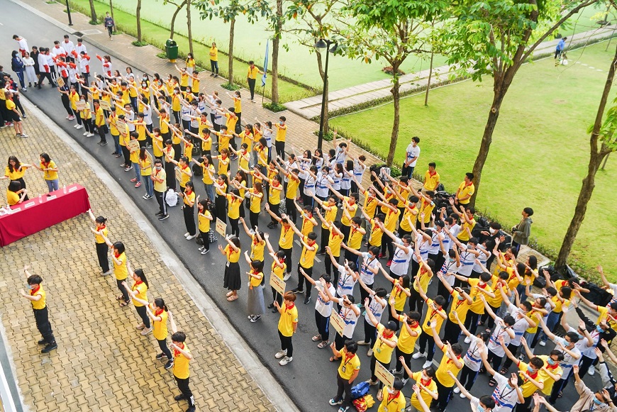 Lực lượng các đơn vị tại lễ ra quân.